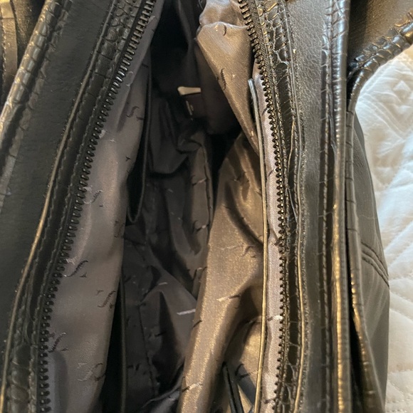 Simply Vera Wang Sleek Black Hobo Bag - Picture 7 of 16